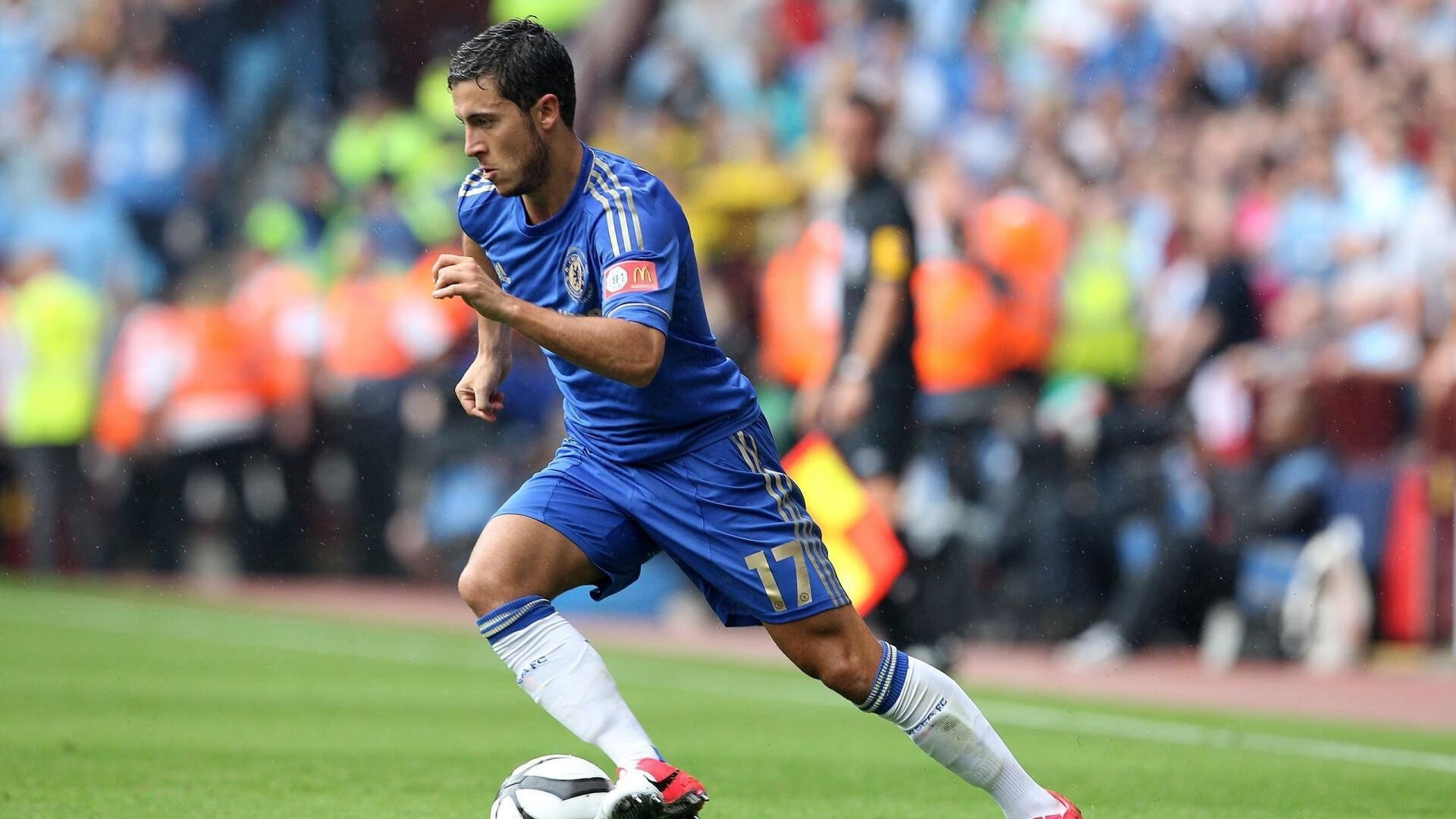 德里赫特，那个在卡塔尔沙漠中站成一座山的人